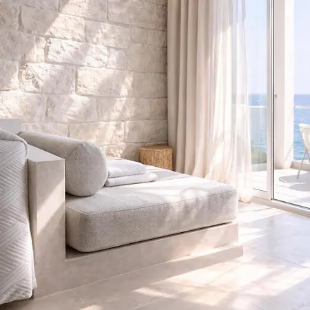 Gloria Luxury Hotel *
